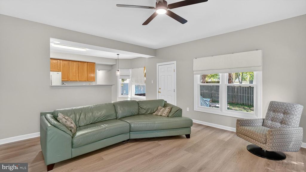 Image 15 of property listing at 2812 BRITE CT, Crofton, MD 21114