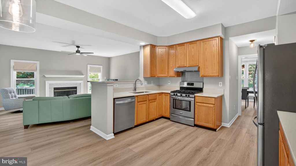 Image 17 of property listing at 2812 BRITE CT, Crofton, MD 21114