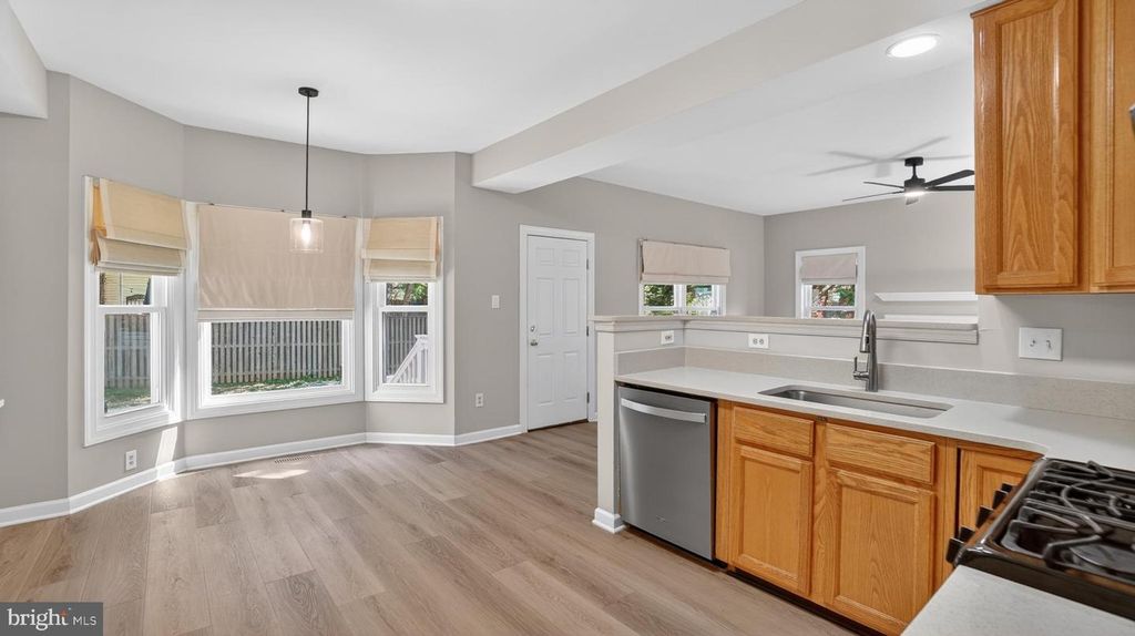 Image 21 of property listing at 2812 BRITE CT, Crofton, MD 21114