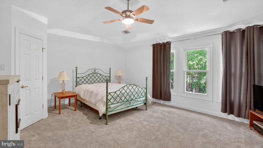 Image 26 of property listing at 2812 BRITE CT, Crofton, MD 21114