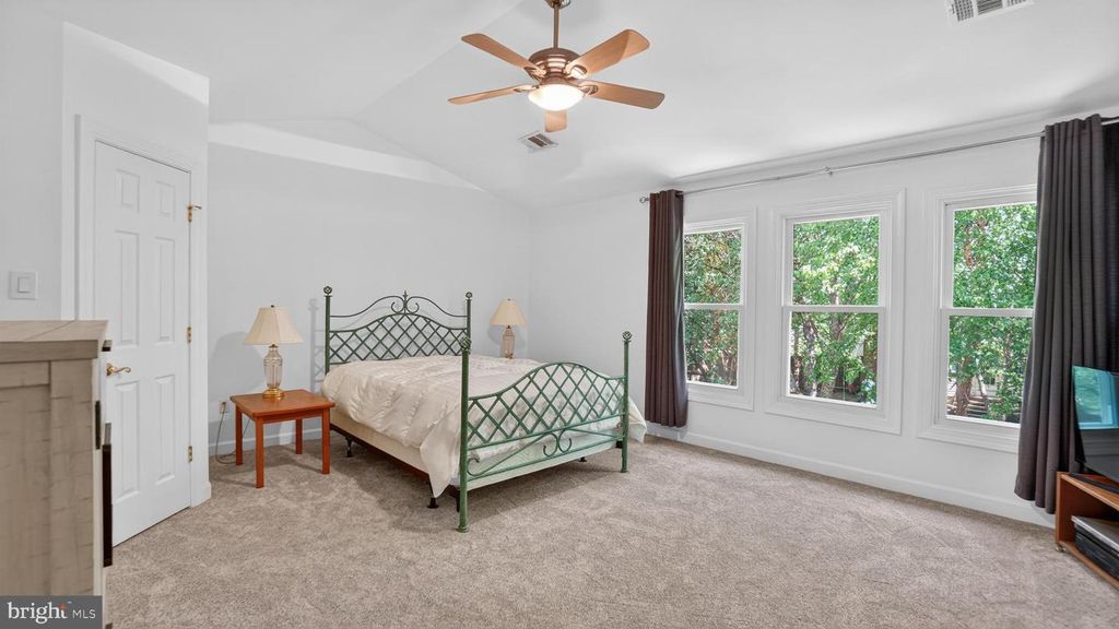 Image 27 of property listing at 2812 BRITE CT, Crofton, MD 21114