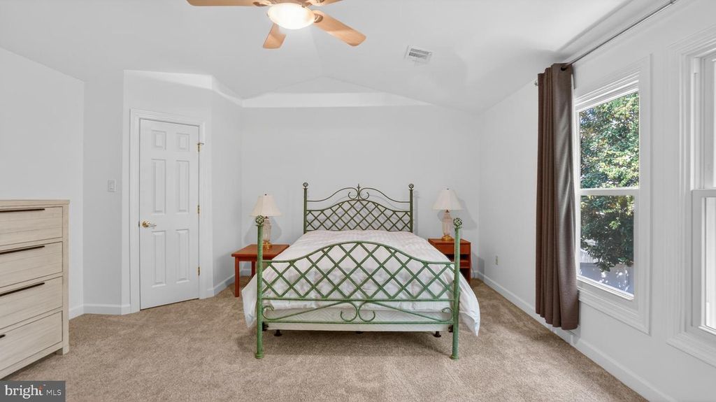 Image 28 of property listing at 2812 BRITE CT, Crofton, MD 21114