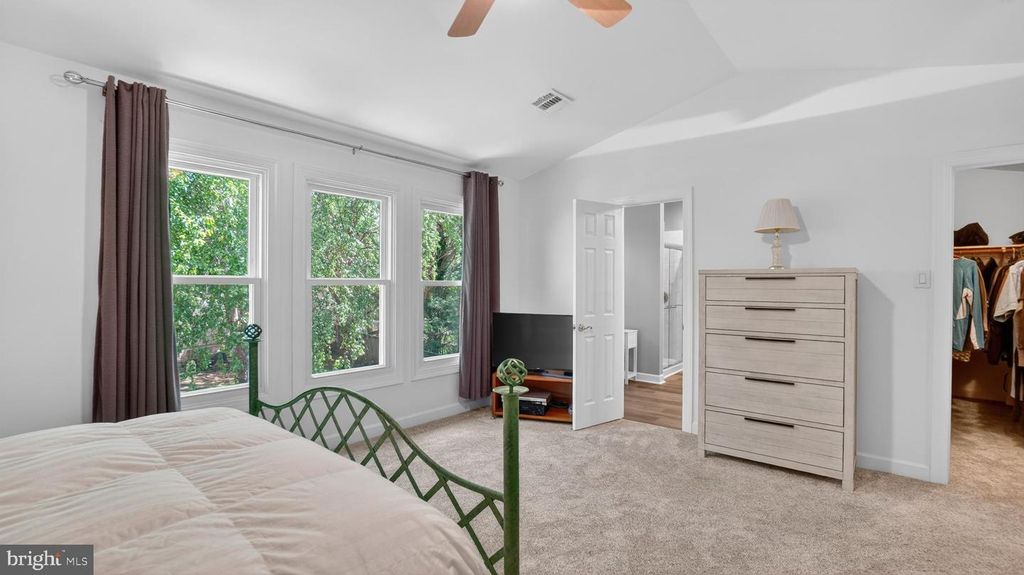 Image 30 of property listing at 2812 BRITE CT, Crofton, MD 21114