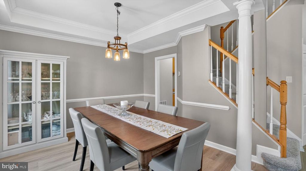 Image 5 of property listing at 2812 BRITE CT, Crofton, MD 21114