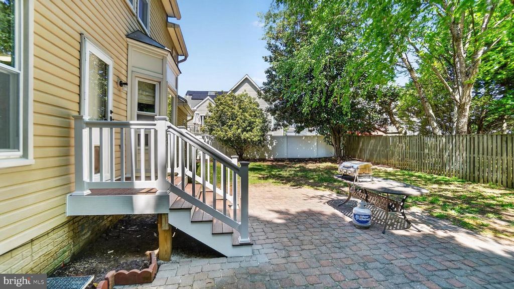 Image 50 of property listing at 2812 BRITE CT, Crofton, MD 21114