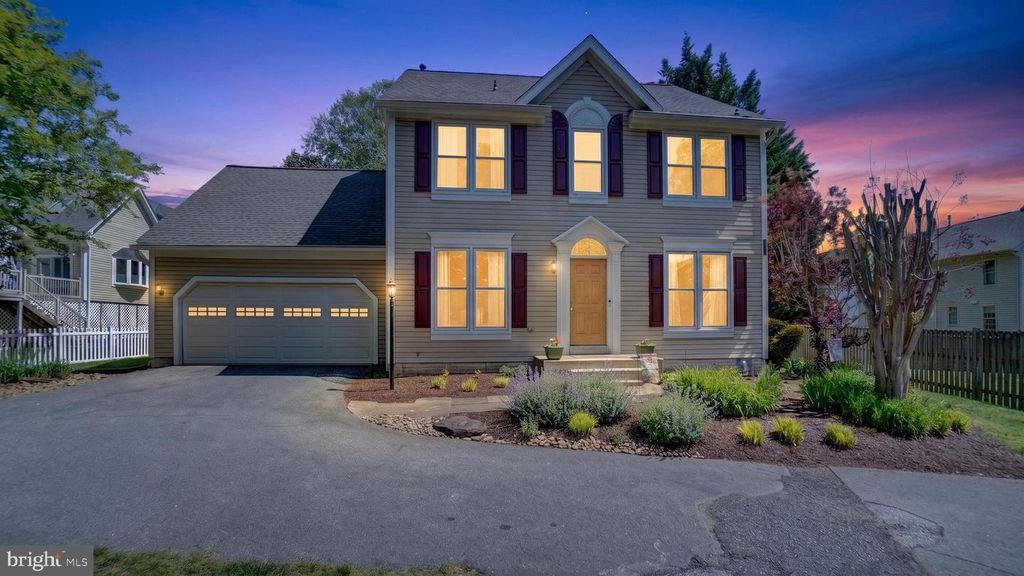 Image 55 of property listing at 2812 BRITE CT, Crofton, MD 21114