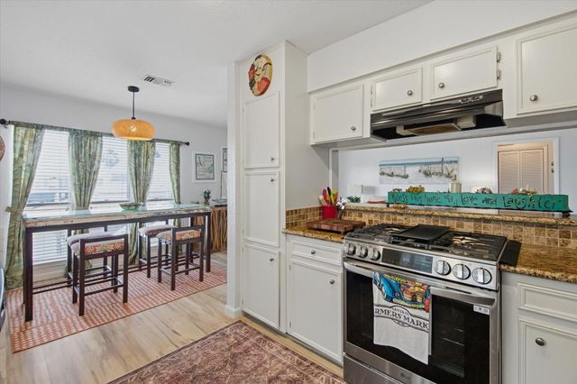 1300 Blue Heron, Bayou Vista, TX 77563