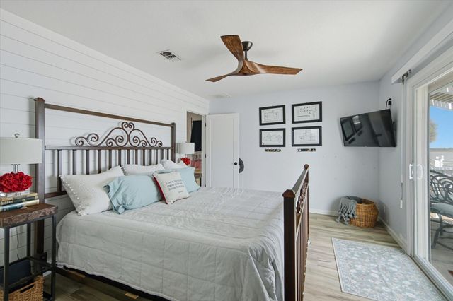 1300 Blue Heron, Bayou Vista, TX 77563