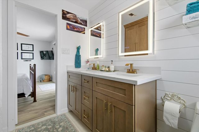 1300 Blue Heron, Bayou Vista, TX 77563