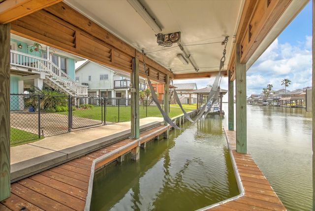 1300 Blue Heron, Bayou Vista, TX 77563