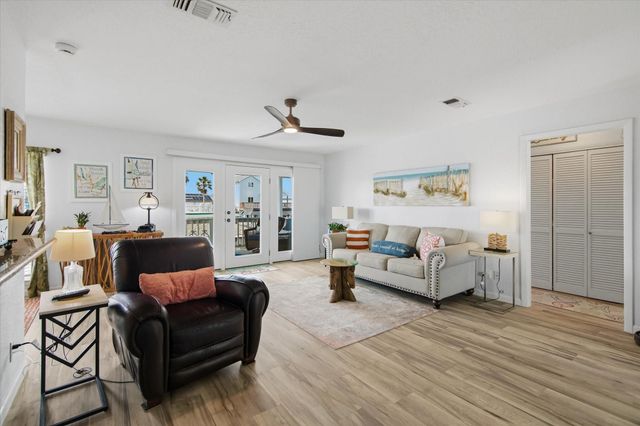 1300 Blue Heron, Bayou Vista, TX 77563