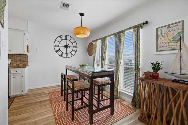 1300 Blue Heron, Bayou Vista, TX 77563