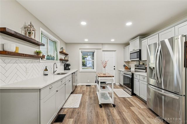 2118 Van Oss Drive, Beavercreek, OH 45431