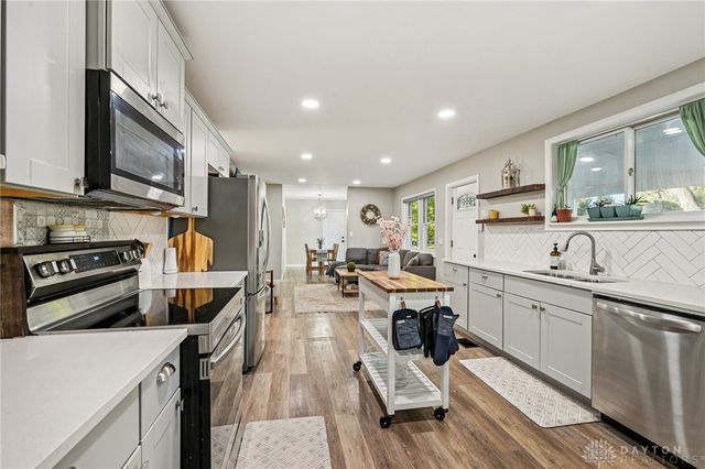 2118 Van Oss Drive, Beavercreek, OH 45431