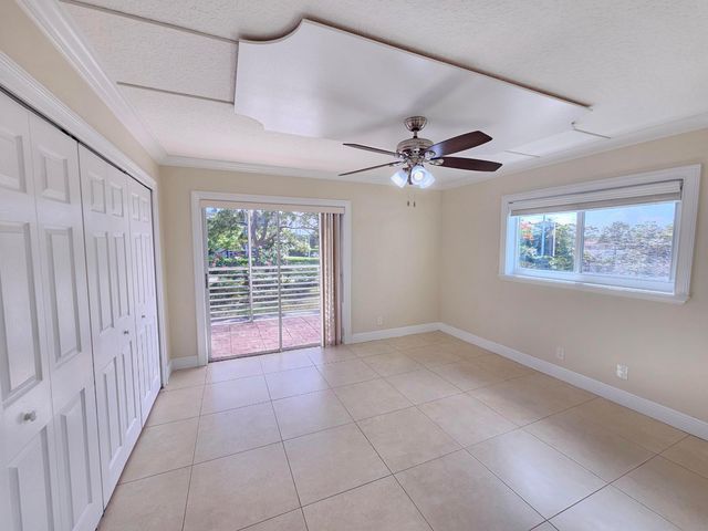 2562 Garden Drive N 202, Lake Worth Beach, FL 33461