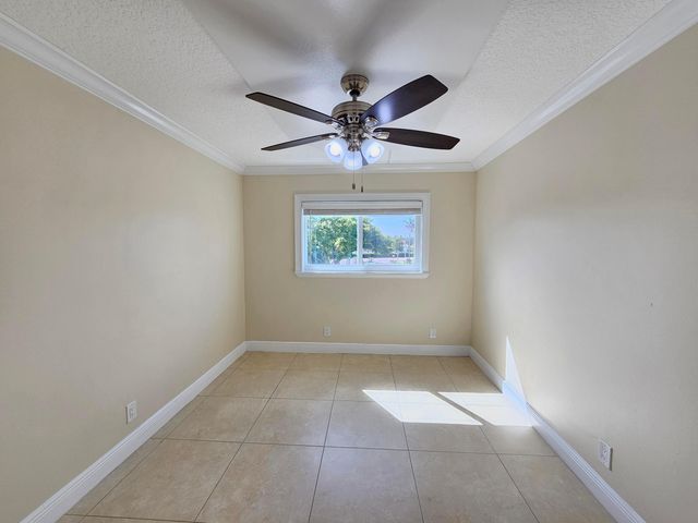 2562 Garden Drive N 202, Lake Worth Beach, FL 33461