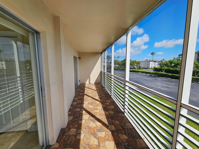 2562 Garden Drive N 202, Lake Worth Beach, FL 33461
