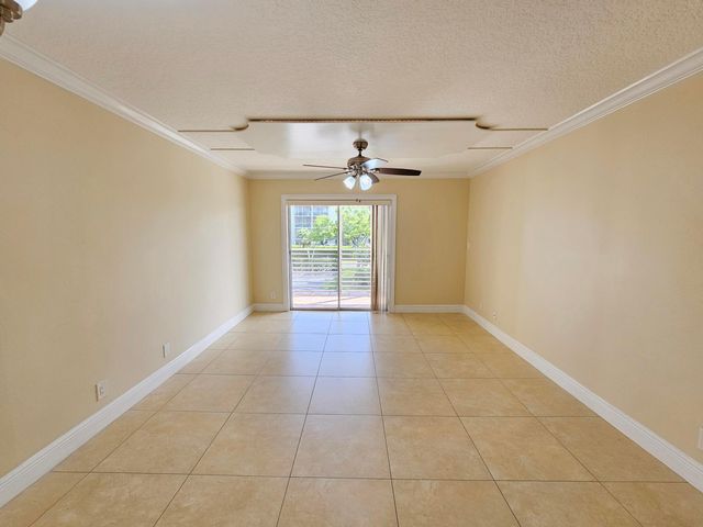2562 Garden Drive N 202, Lake Worth Beach, FL 33461