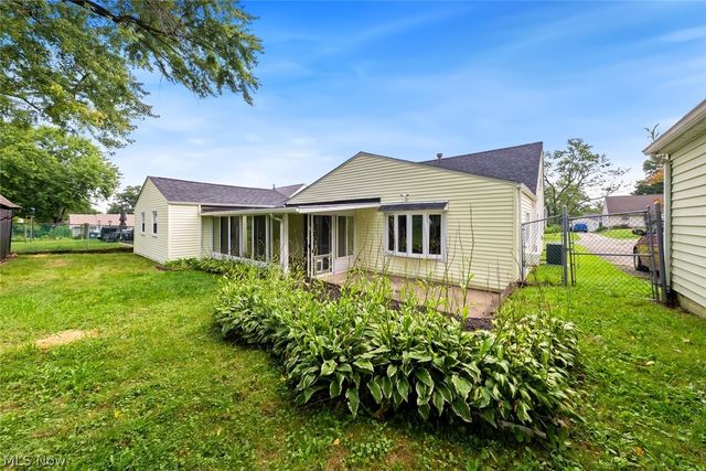 208 S Roanoke Avenue, Youngstown, OH 44515