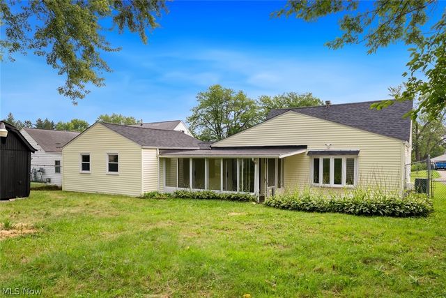 208 S Roanoke Avenue, Youngstown, OH 44515
