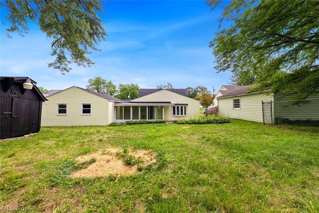 208 S Roanoke Avenue, Youngstown, OH 44515