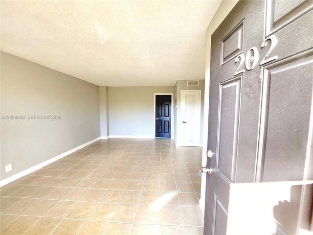 191 SW 15th St 202, Pompano Beach, FL 33060