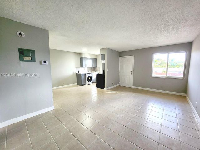 191 SW 15th St 202, Pompano Beach, FL 33060