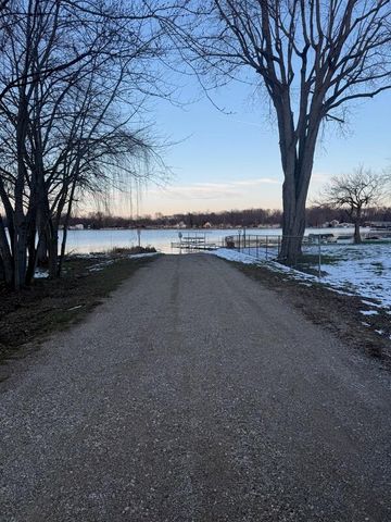 70070 Kenmore Drive, Ontwa Twp, MI 49112