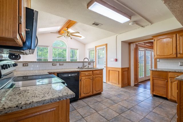 5 Griffith Court, Terrell, TX 75160