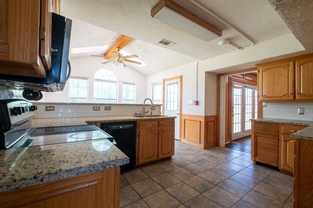 5 Griffith Court, Terrell, TX 75160