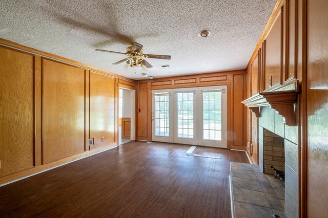 5 Griffith Court, Terrell, TX 75160