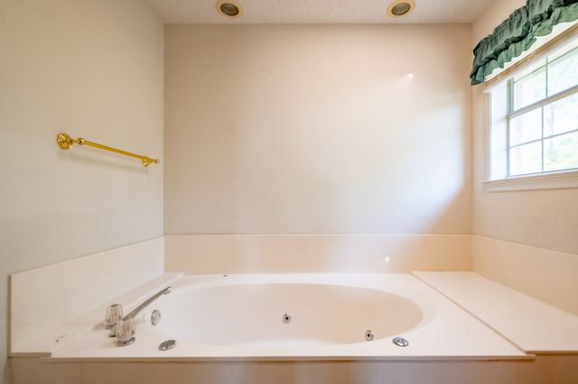 5 Griffith Court, Terrell, TX 75160