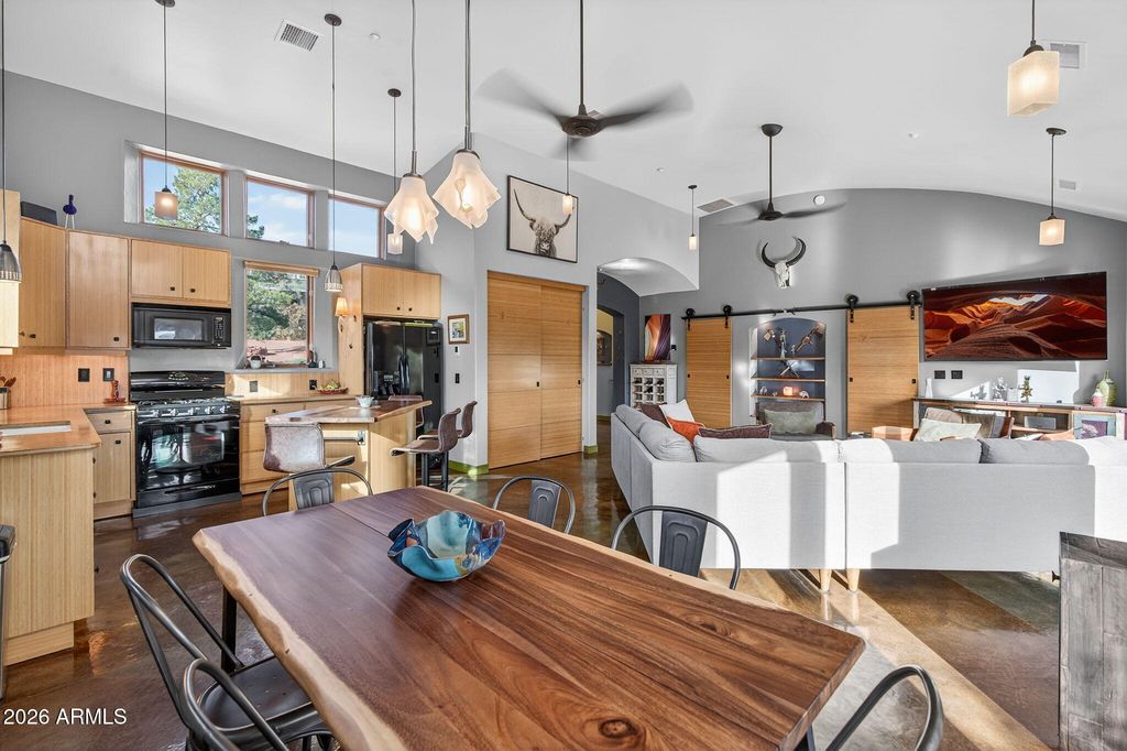 Image 10 of property listing at 230 Table Top Road, Sedona, AZ 86336
