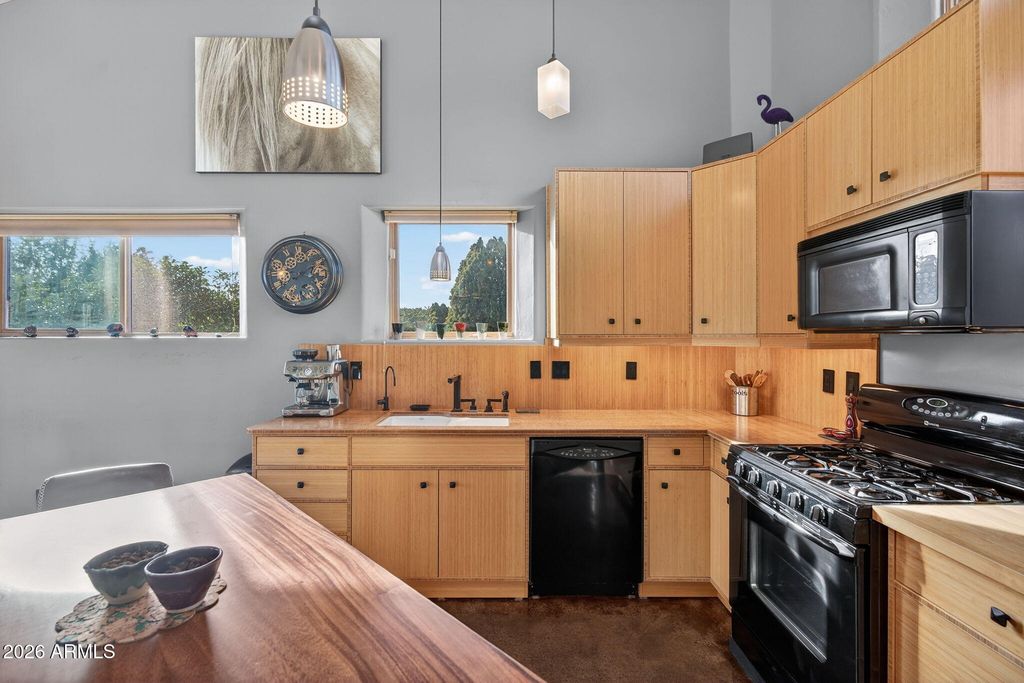 Image 14 of property listing at 230 Table Top Road, Sedona, AZ 86336