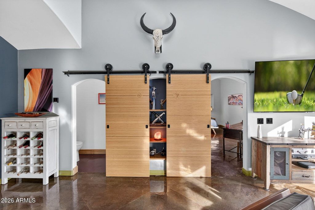 Image 20 of property listing at 230 Table Top Road, Sedona, AZ 86336