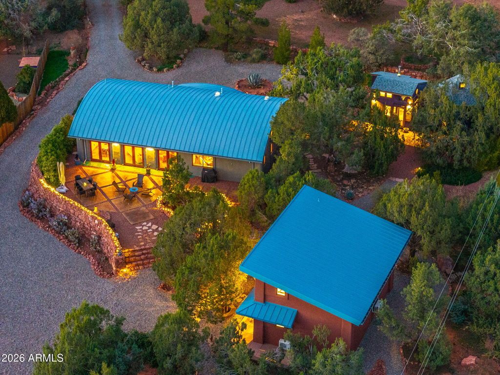 Image 3 of property listing at 230 Table Top Road, Sedona, AZ 86336