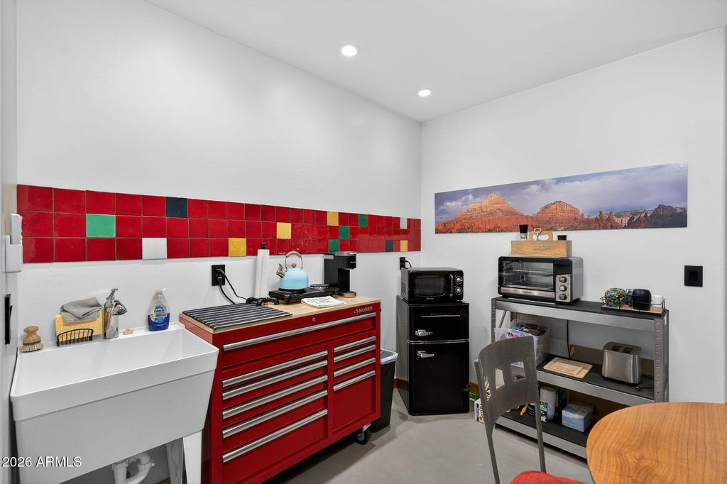 Image 43 of property listing at 230 Table Top Road, Sedona, AZ 86336