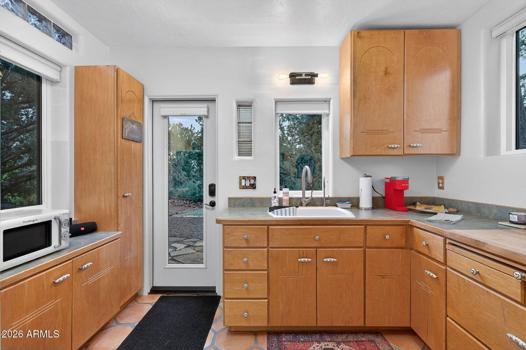 Image 58 of property listing at 230 Table Top Road, Sedona, AZ 86336