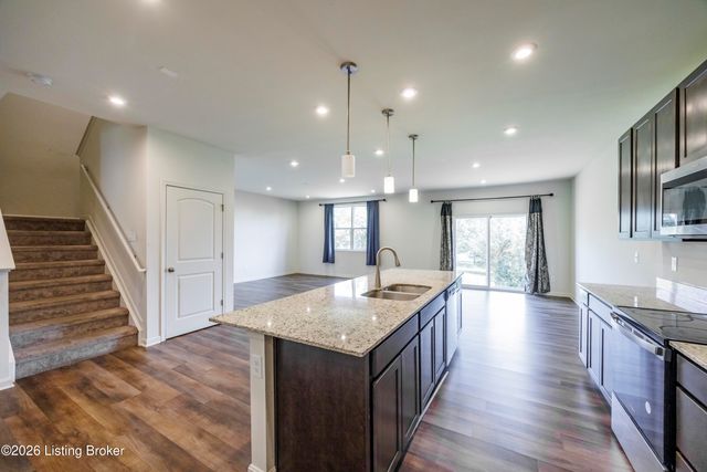 1803 Cherry Glen Dr, La Grange, KY 40031