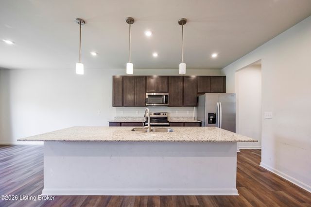 1803 Cherry Glen Dr, La Grange, KY 40031