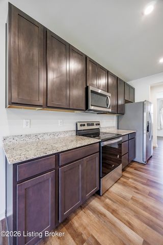 1803 Cherry Glen Dr, La Grange, KY 40031