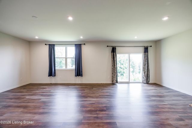 1803 Cherry Glen Dr, La Grange, KY 40031
