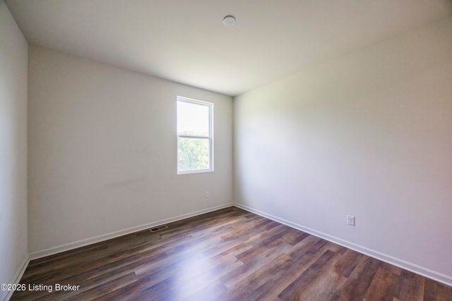 1803 Cherry Glen Dr, La Grange, KY 40031