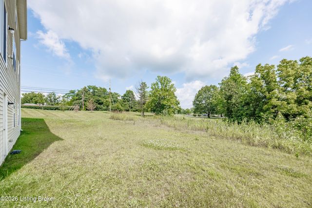 1803 Cherry Glen Dr, La Grange, KY 40031