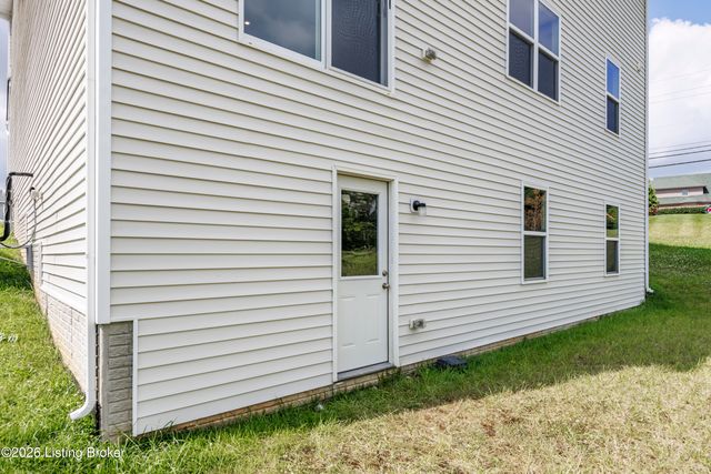 1803 Cherry Glen Dr, La Grange, KY 40031