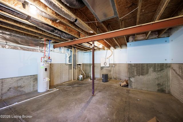 1803 Cherry Glen Dr, La Grange, KY 40031