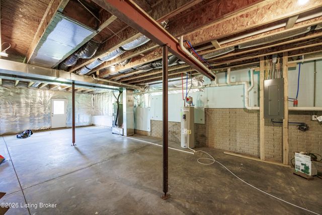 1803 Cherry Glen Dr, La Grange, KY 40031