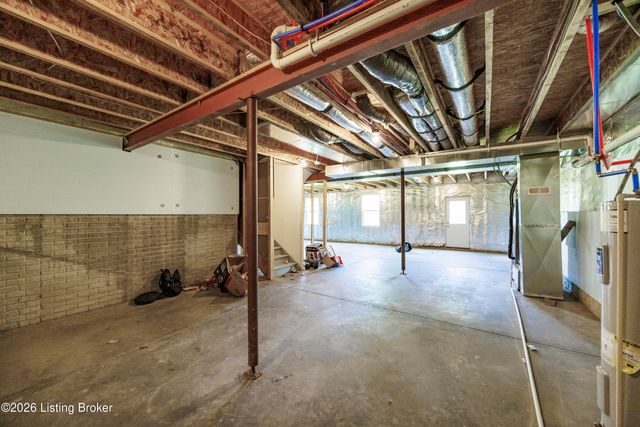 1803 Cherry Glen Dr, La Grange, KY 40031