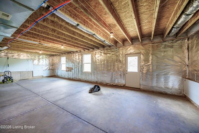 1803 Cherry Glen Dr, La Grange, KY 40031