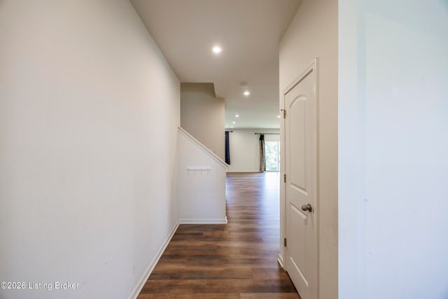 1803 Cherry Glen Dr, La Grange, KY 40031